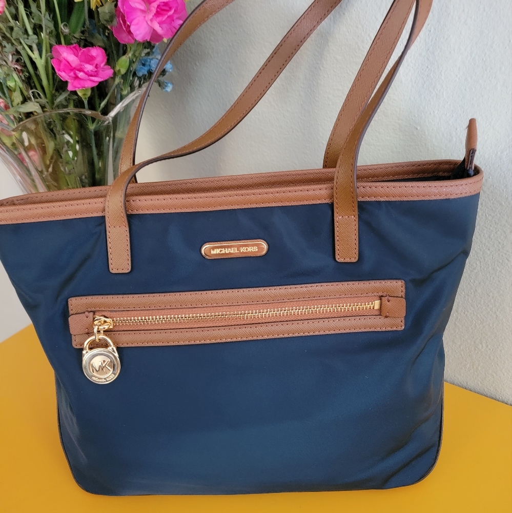 Euc Michael kors tote blue bag purse